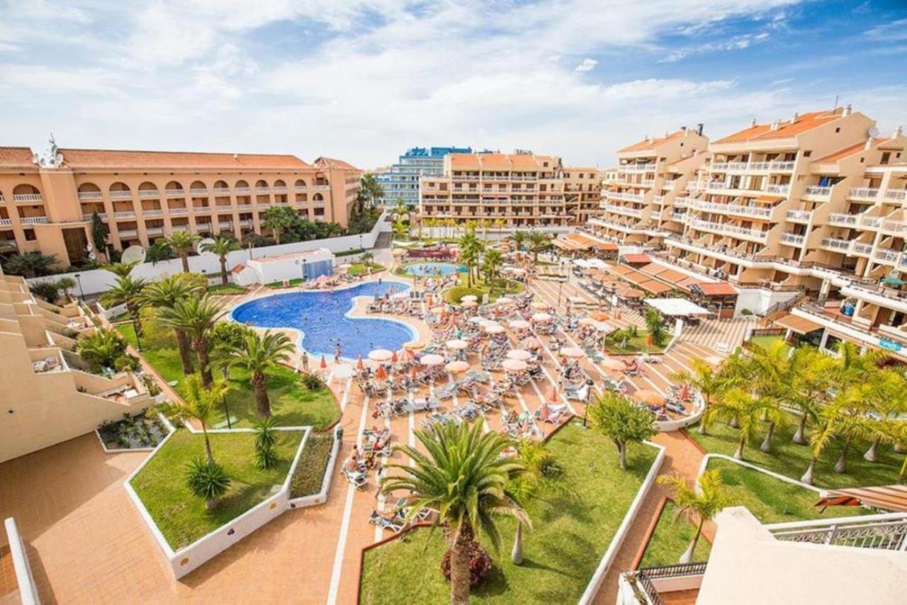 Two Bedroom Apartment In Beachfront Complex With Pool In Playa De Las Americas. ภายนอก รูปภาพ