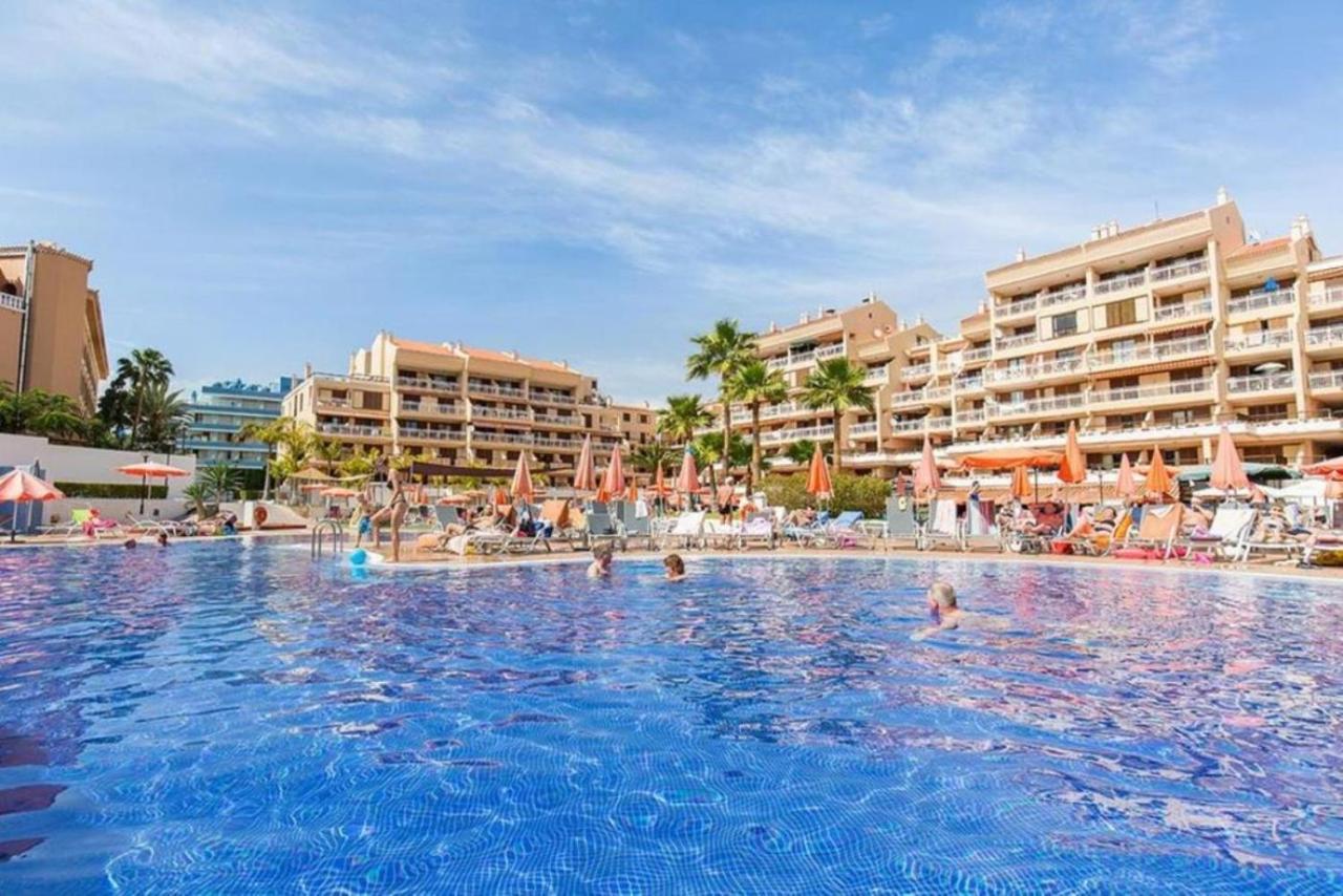 Two Bedroom Apartment In Beachfront Complex With Pool In Playa De Las Americas. ภายนอก รูปภาพ