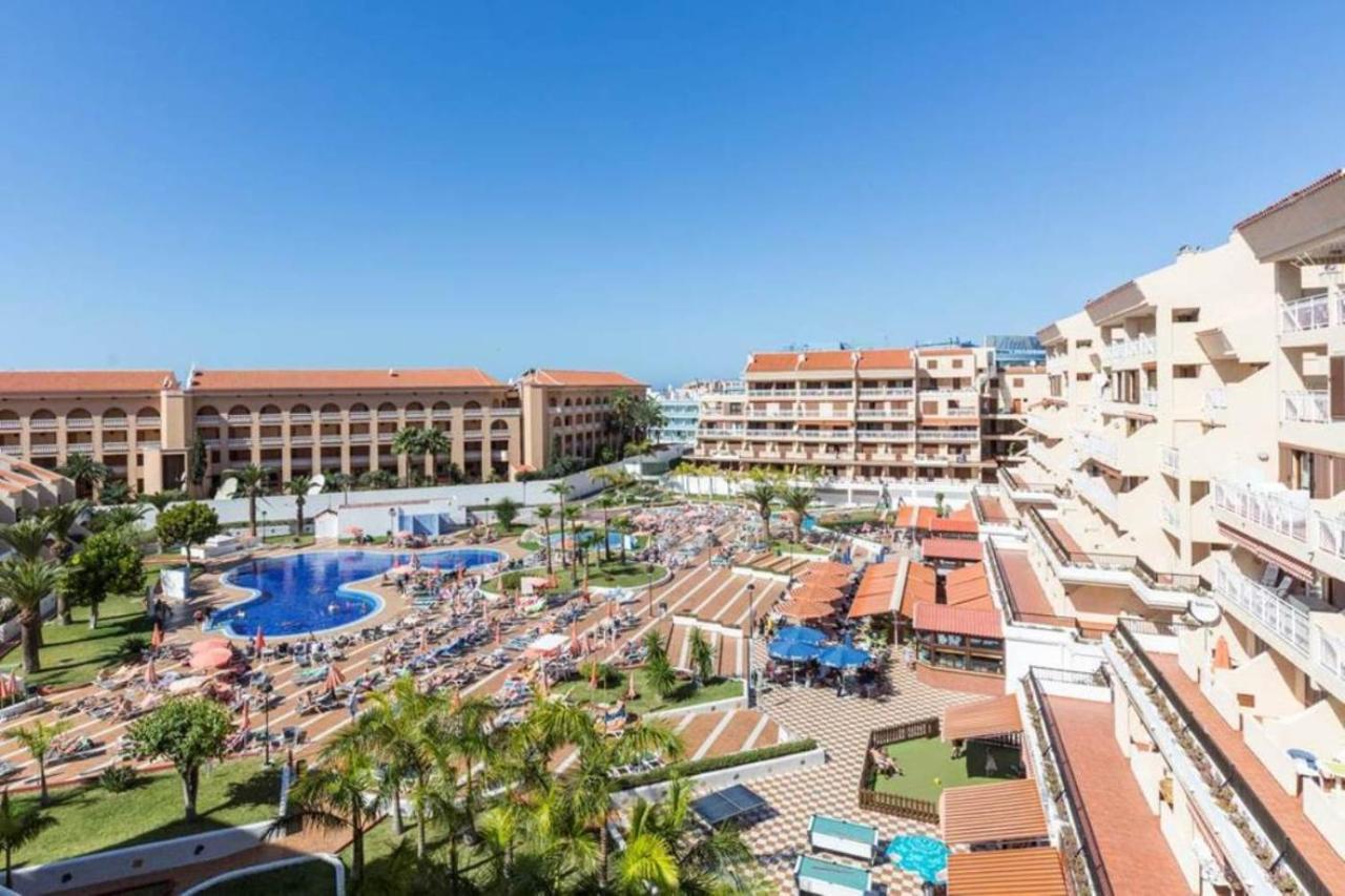 Two Bedroom Apartment In Beachfront Complex With Pool In Playa De Las Americas. ภายนอก รูปภาพ