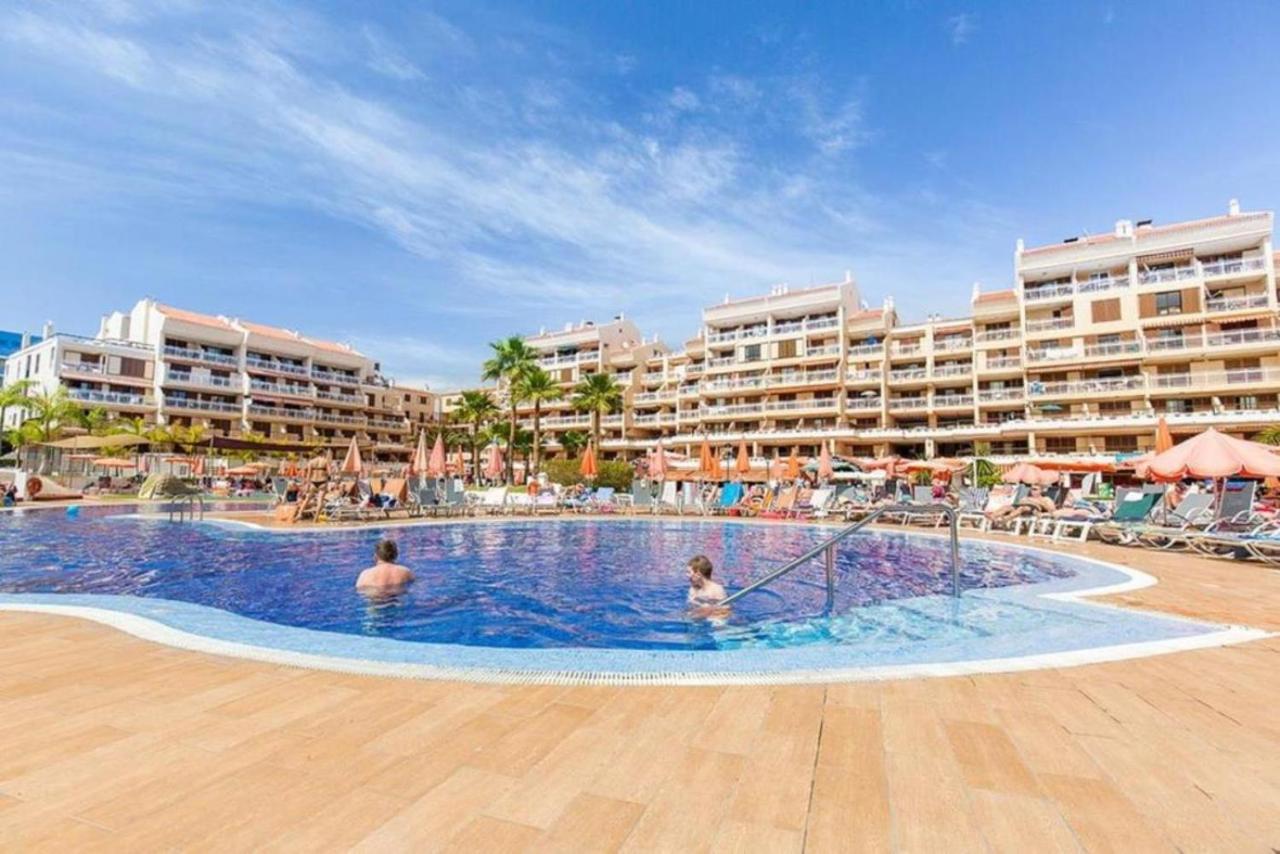 Two Bedroom Apartment In Beachfront Complex With Pool In Playa De Las Americas. ภายนอก รูปภาพ